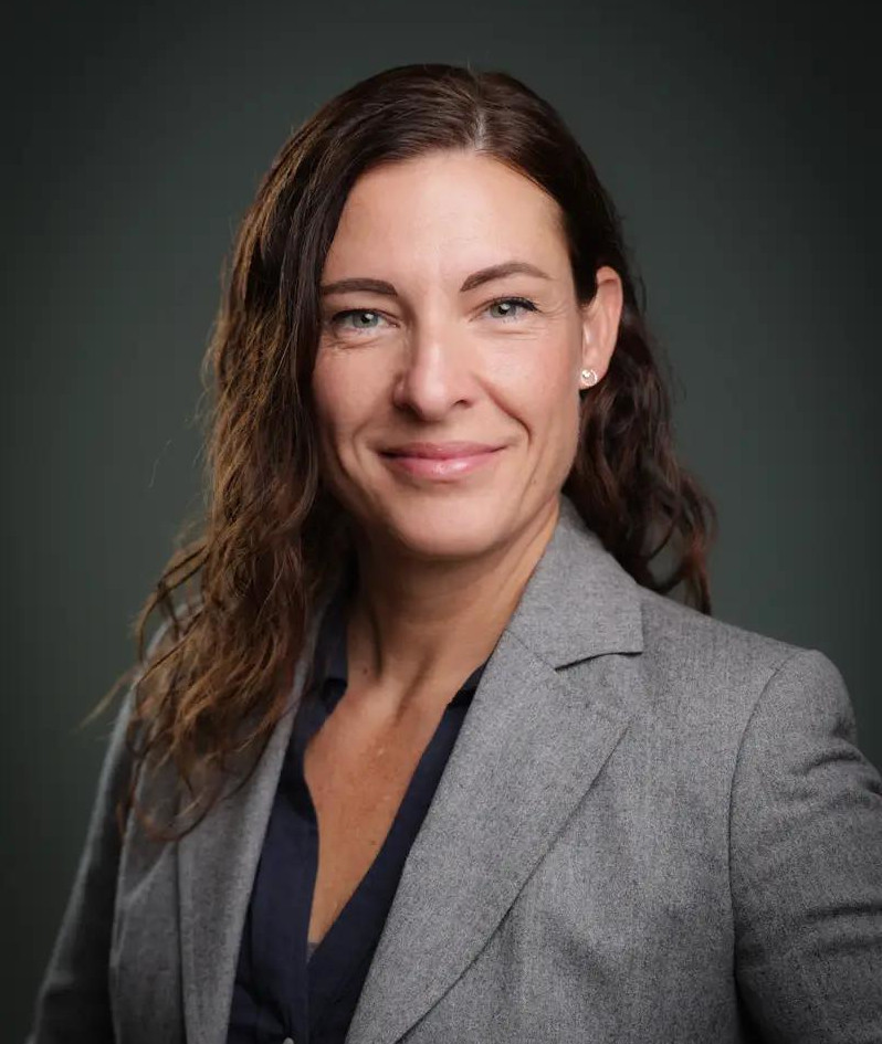 VIVIEN WENZEL